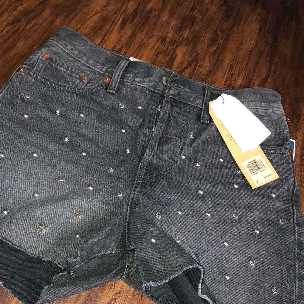 High waisted.Levi wedgie shorts